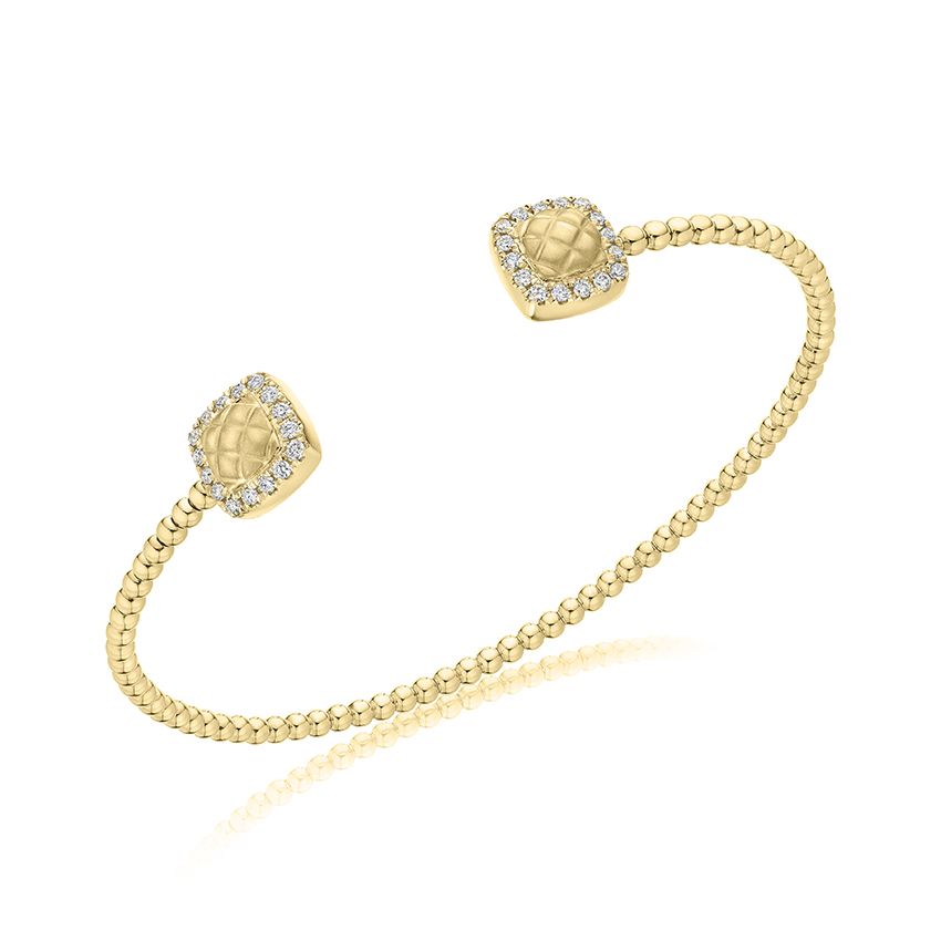 Flexible bangle with diamonds and Quilts® detail