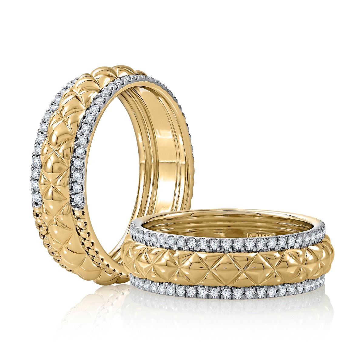 Quilts® ring with diamond borders