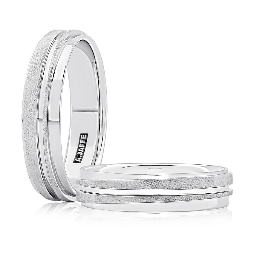 Classic Spiral Detail Platinum Men's Wedding Band
