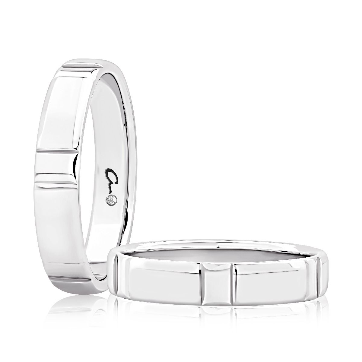 Classic Polished Finished Platinum Men's Wedding Band