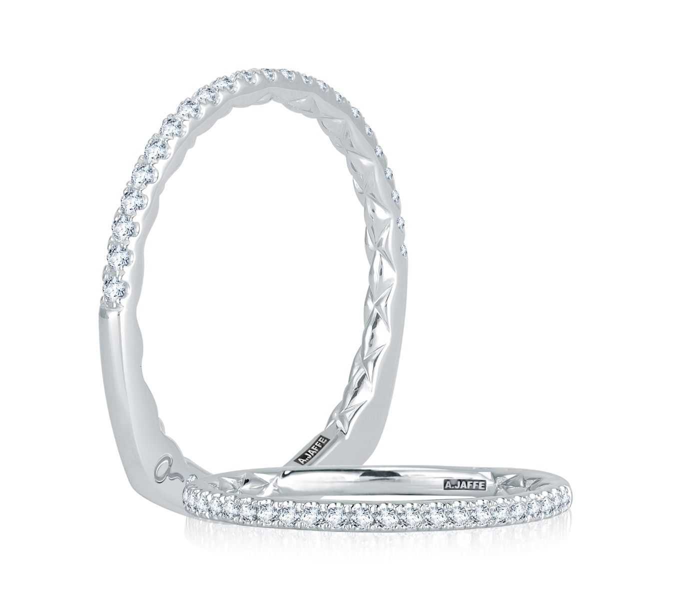 Halfway Pave Band with Signature Foundation® and Quilts® Interior