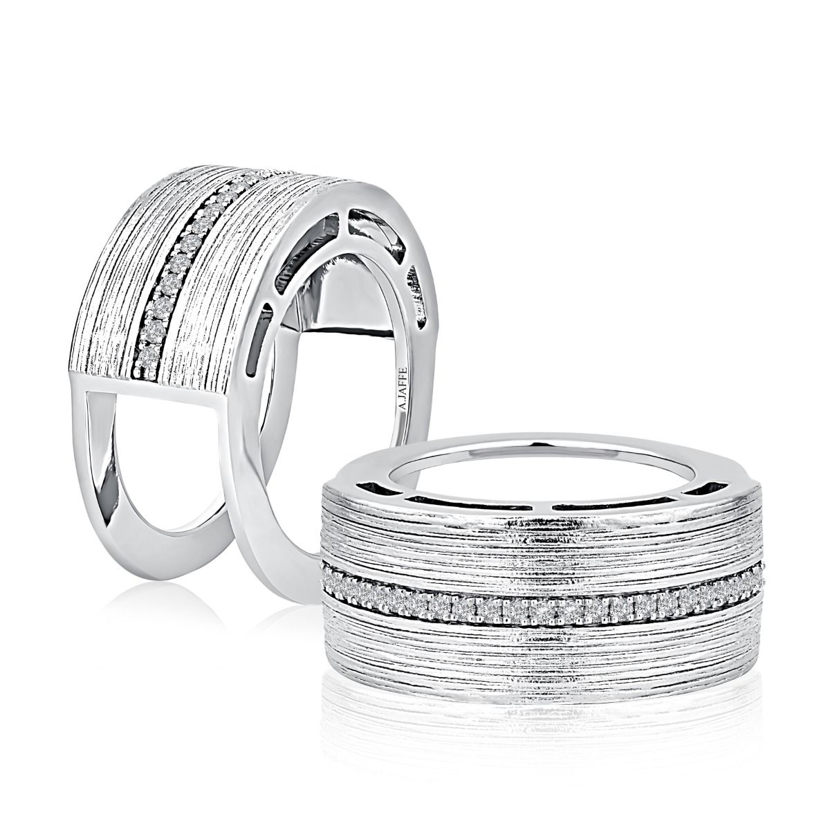 Pavé Diamond Oura Ring Jacket with Textured Finish